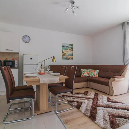 Lelle Relax Lelle W Ac & Terrace By Nw 公寓